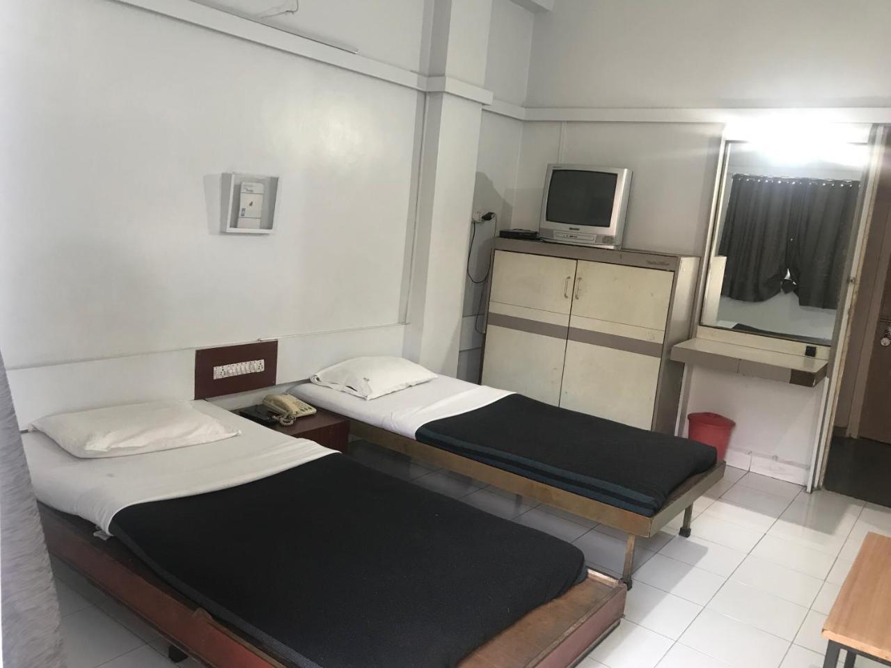Maurya Residency Hotel Pune Exterior photo