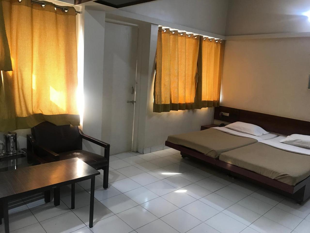 Maurya Residency Hotel Pune Exterior photo