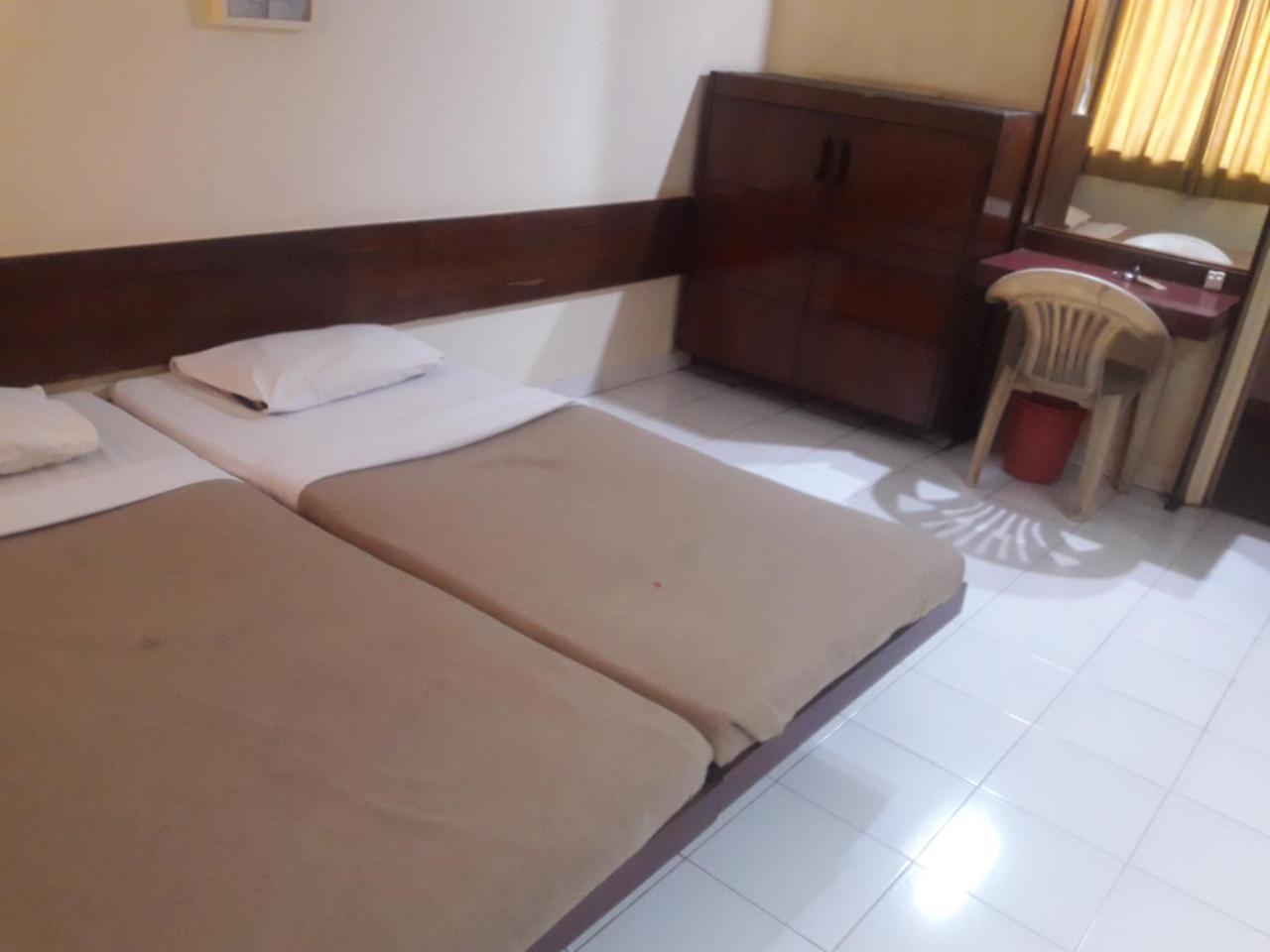 Maurya Residency Hotel Pune Exterior photo